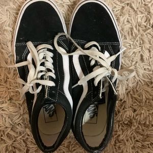 Barely worn. Just need a wipe down!